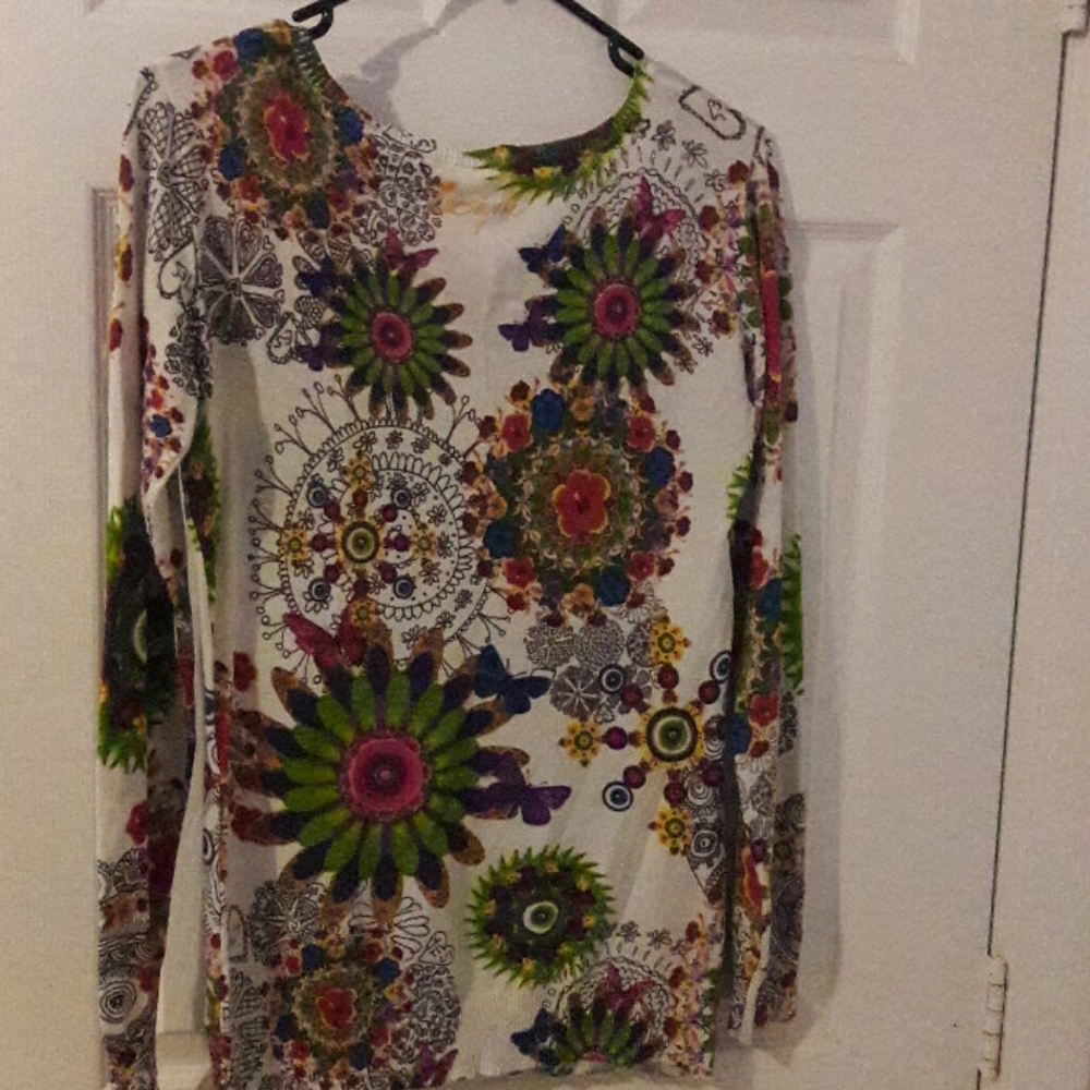 Blouse - Picture 2 of 3
